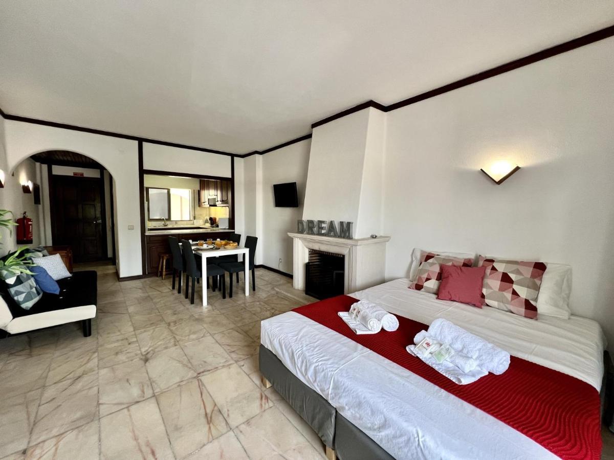 Albufeira Central 3 With Pool By Homing Bagian luar foto