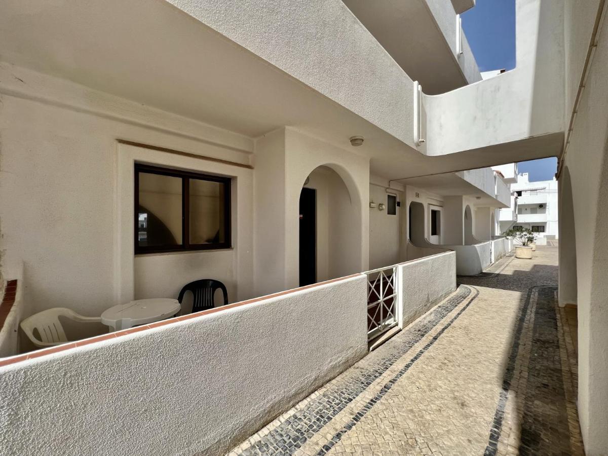 Albufeira Central 3 With Pool By Homing Bagian luar foto